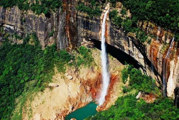 The highest waterfall in India, Nohkalikai Falls in Cherrapunji