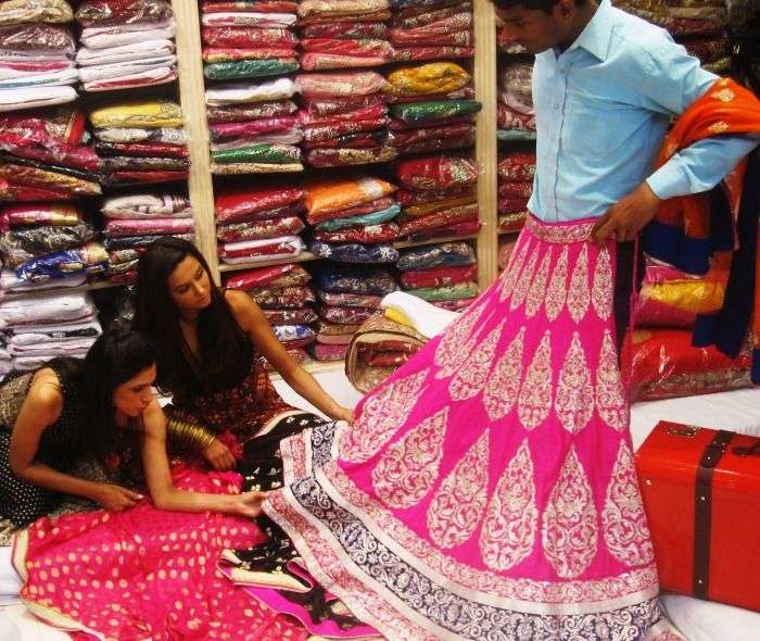 Girls Wedding shopping in Chandni Chowk, Delhi