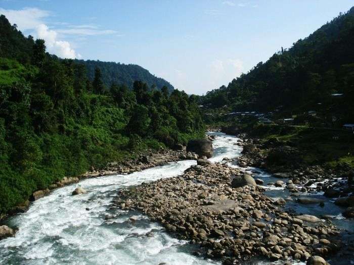 Campsites by the river banks in Samsing