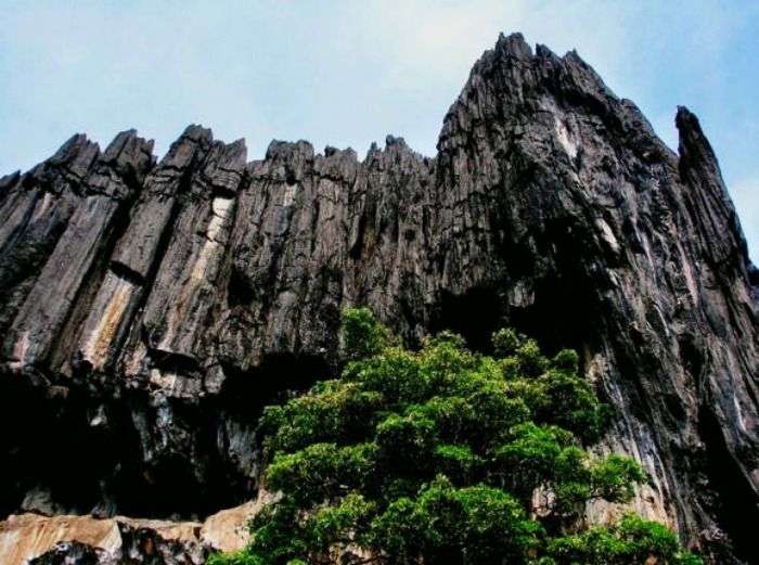 Yana is best known for amazing cave & rock formations