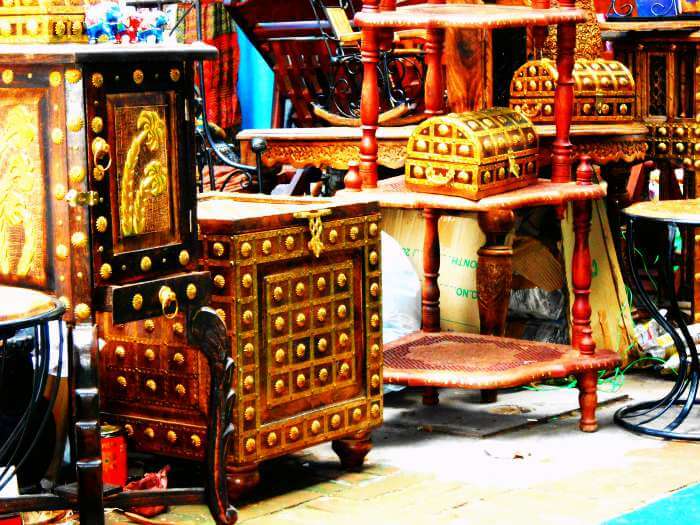 Handicraft stalls in Dilli Haat