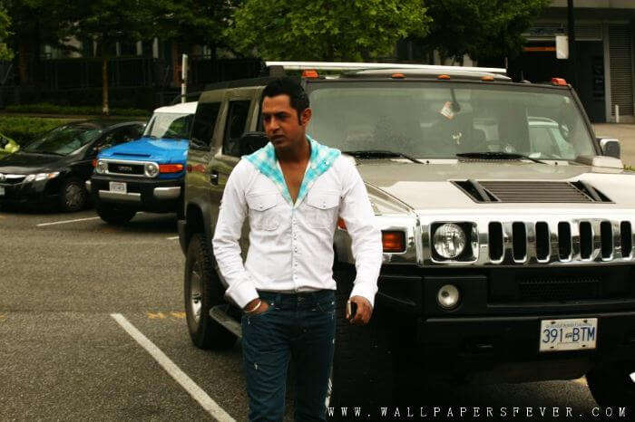 Guy with a Hummer in Chandigarh