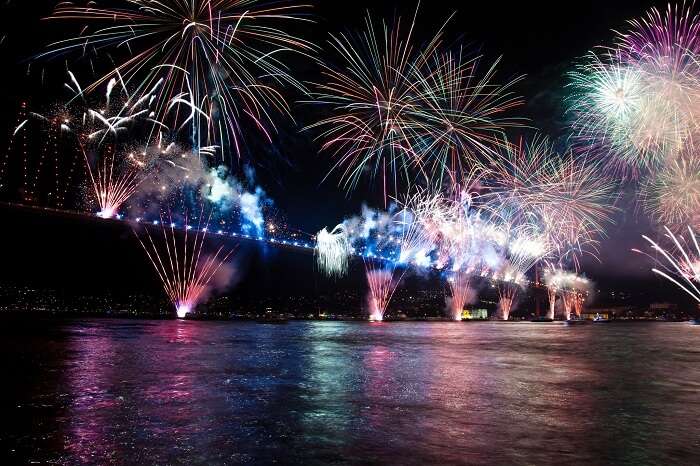 New Year celebrations at the Bosphorous Bridge