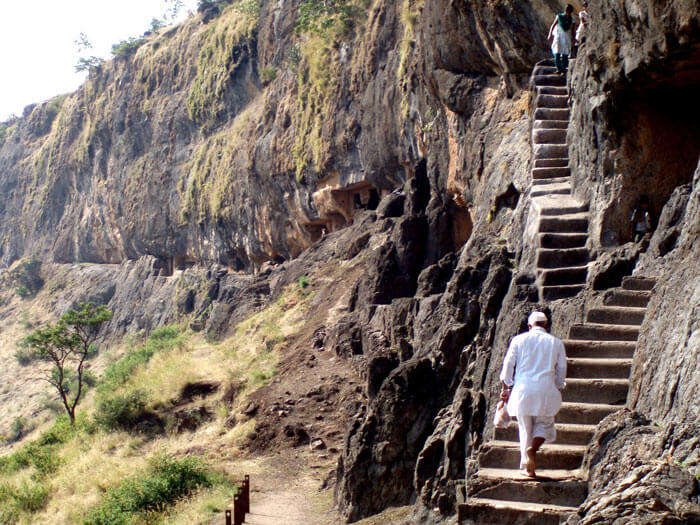 Trekking among the lenyadri caves