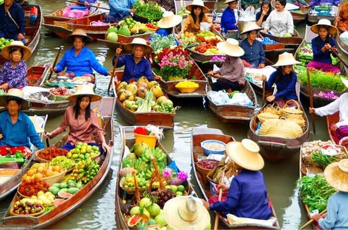 Sailing boats offers groceries for daily needs