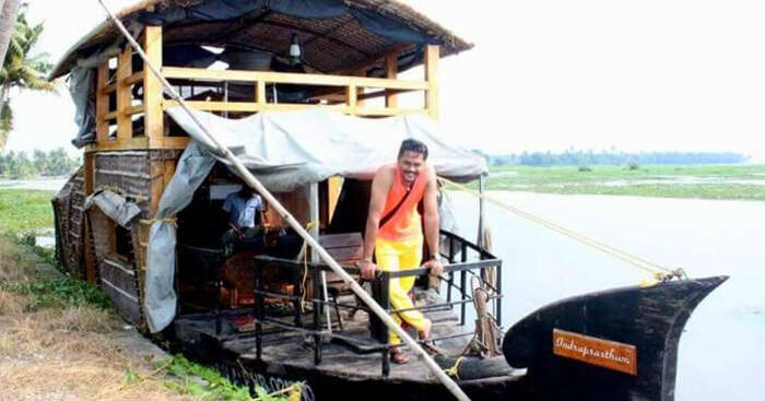 Yateen's boathouse in Kerala