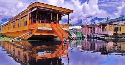 Remarkable hotels in Srinagar near Dal Lake