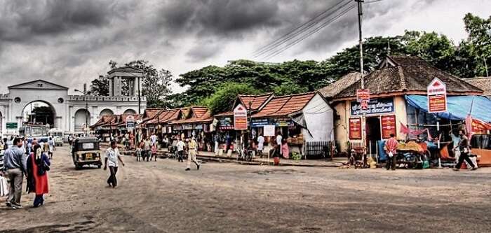 Shopping at Chalai Market is one of the popular things to do in Trivandrum