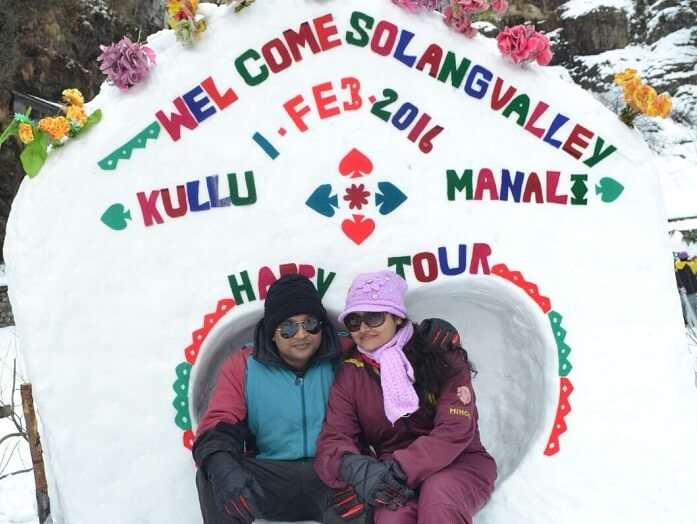 Madhumita and her husband enjoy the snow in Solang Valley
