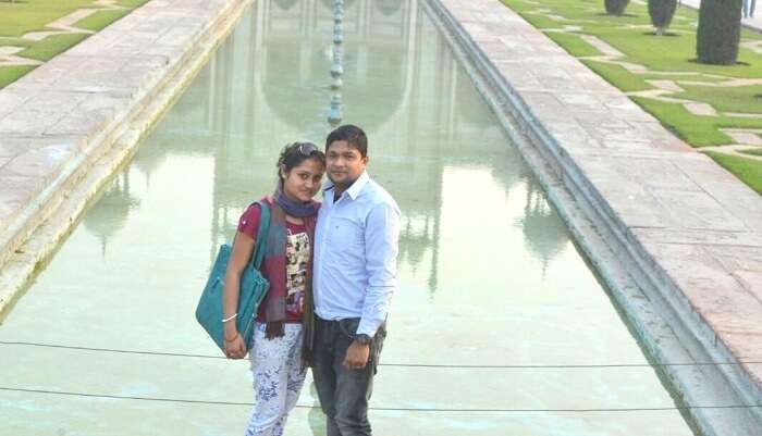 Madhumita and her husband sightseeing in Delhi