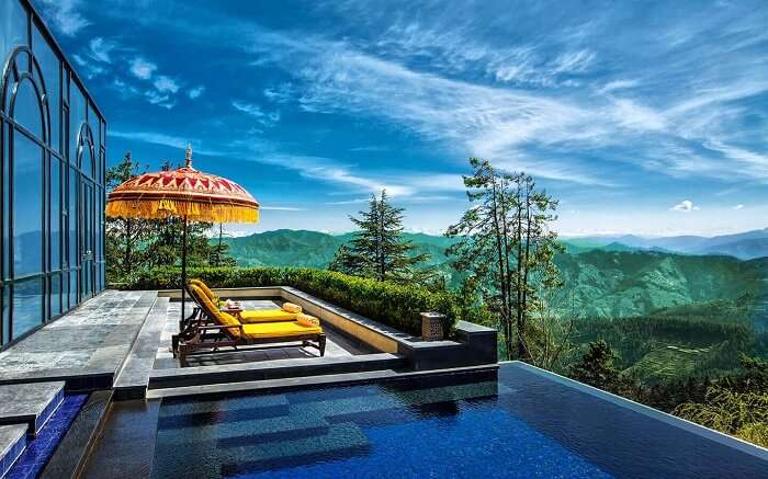 An infinity pool of Wildflower Resort in Shimla - The most premium resort in Shimla