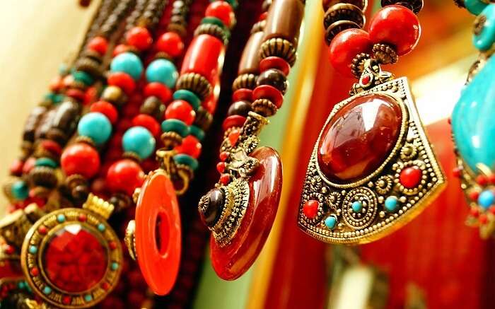 The street markets have ample shopping options that is one of the less popular things to do in Kumarakom