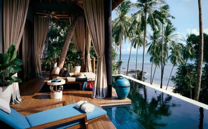 Sunbed by the pool to enjoy the magnificent sea view in Four Season