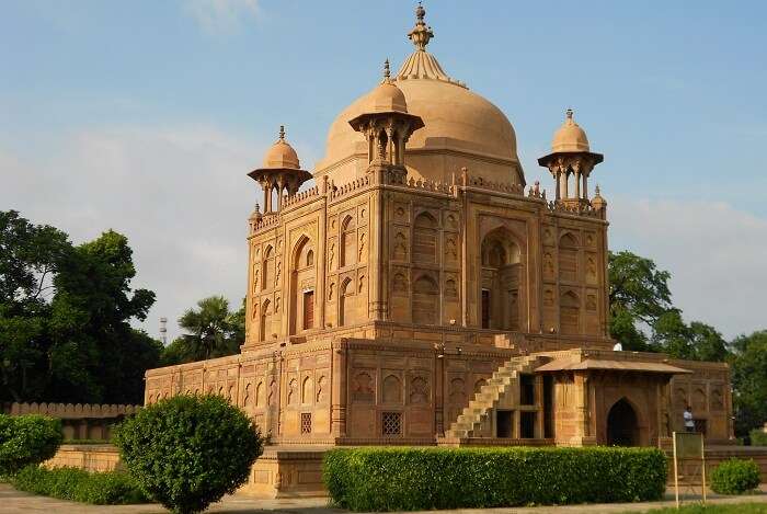 The famous tomb of Nithar at Khusro Bagh in Allahabad