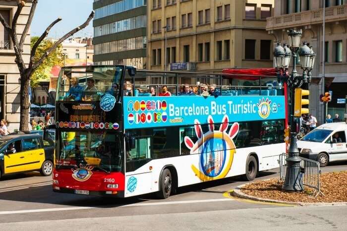 Use public transport to commute while traveling