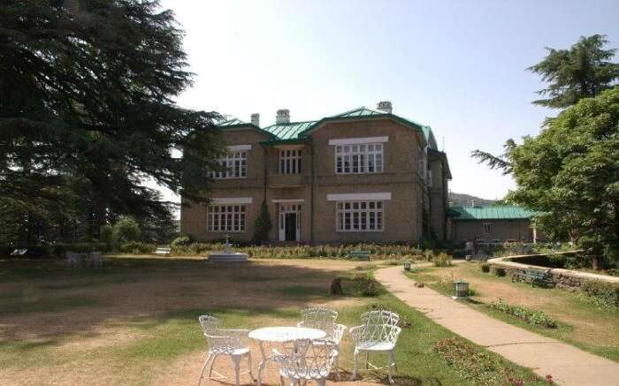 9 Places To Visit In Chail In 2019 With Near And Dear Ones - front view of the chail palace