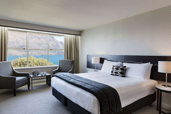 Room view of Hotel Mercure in Queenstown
