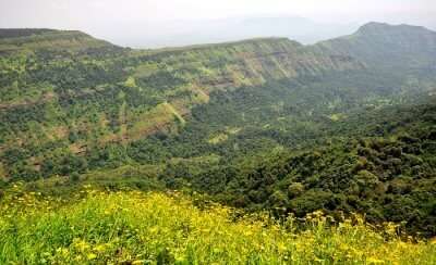 A spectacular view of Matheran treats the adventure souls right with its lush green and forested routes
