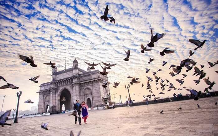 A couple in Gateway of India