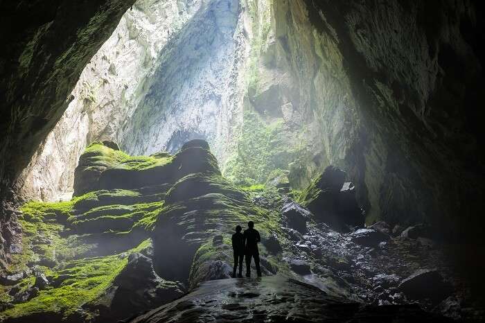 L'entrée de la mystérieuse grotte de Son Doong au parc national de Phong Nha Ke Bang au Vietnam