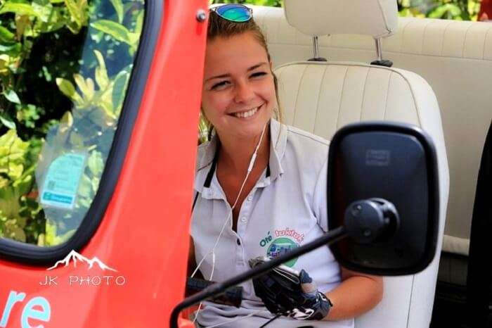 female tuk-tuk driver in Reunion Island, France