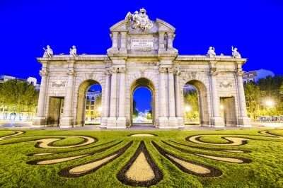 Puerta de Alcalá, Madrid,one of the stunning place to visit in Madrid 
