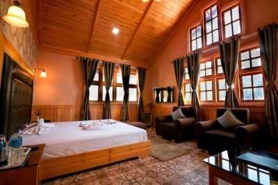 stay at Etho Metho Hotel in Lachung, one of the best options for Sikkim in December
