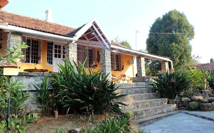 Front view of Windermere Homestay in Yercaud