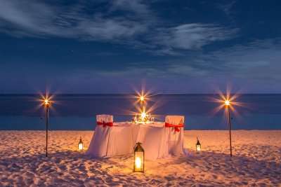 have a romantic dinner date in pondicherry on the beach