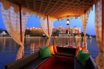 17 Ultra Romantic New Year Celebration Ideas For Couples