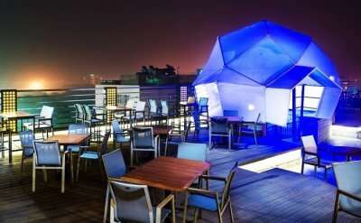 An awe-inspiring view of Molecule Air Bar where you can attend and enjoy New Year parties in Gurgaon