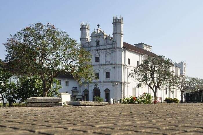 visit Church of St. Francis of Assisi in goa
