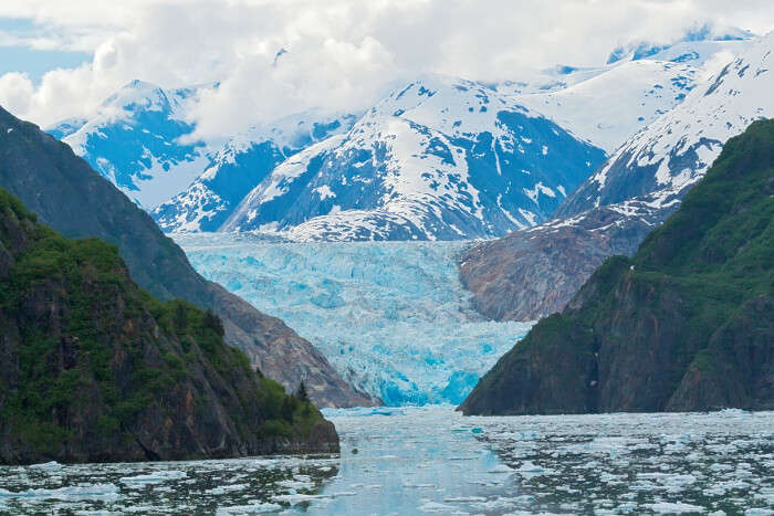 traverse through Tracy Arm Fjord on alaska cruise tours