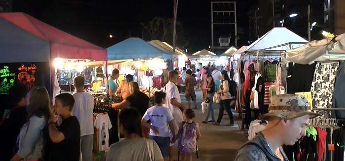 theprrasit night market pattaya