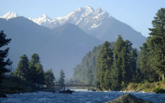 Gurgling rivers, lofty mountains and verdant meadows in Pahalgam