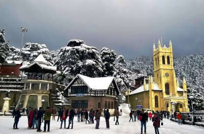 Shimla is among the best places to visit near Delhi for snowfall this winter