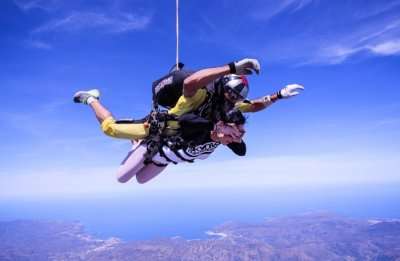 skydiving in Empuriabrava one of the fun and thrilling things to do in Spain
