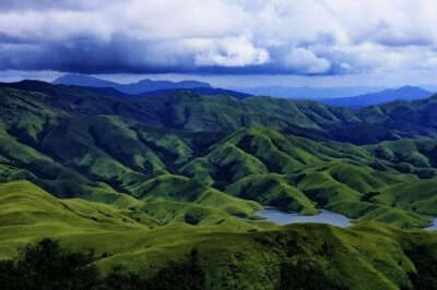 Kudremukh Range In Chikmagalur boasts of enthralling mountains, pristine waterfalls, and lush green landscapes