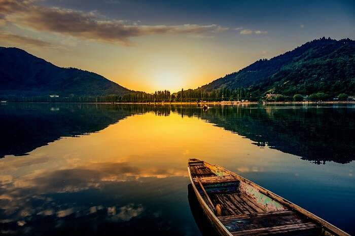 dal lake Srinagar