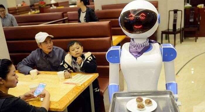 henn na hotel japan robot waiter