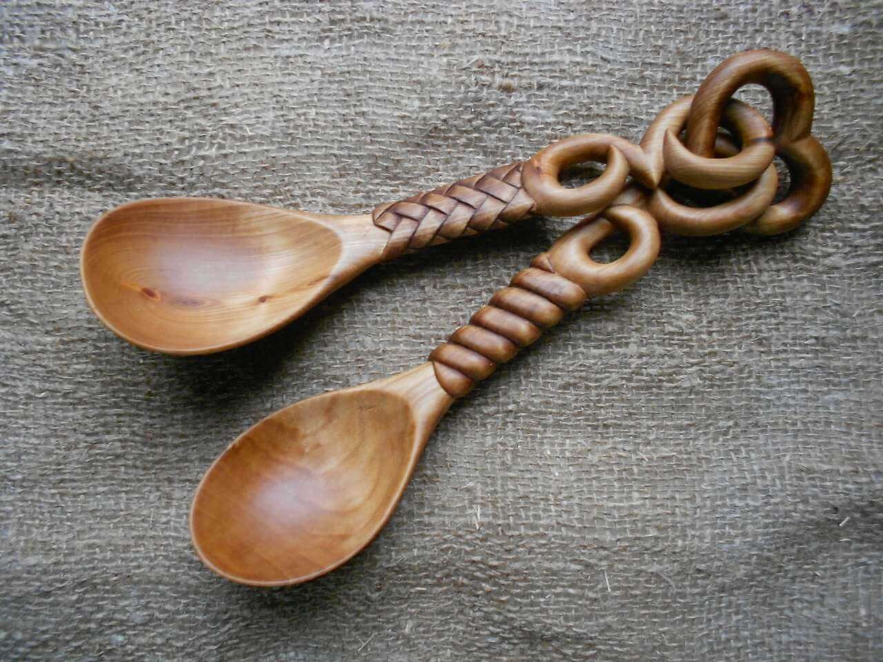 wooden carved spoons, one of the valentine's day traditions around the world