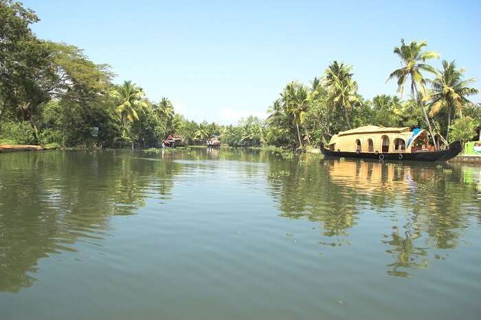 KumarakomHouseBoat