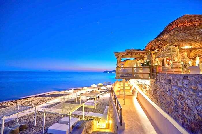 Best Luxury Beach Night Clubs in Santorini (Greece) - SantoriniDress