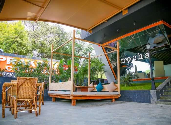 18 Best Cafes In Indore To Chill And Relax With Friends In 2023