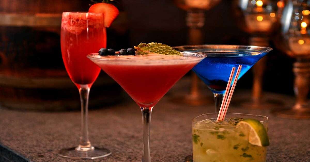 Enjoy refreshing drinks and delicious snacks at Dilli Light