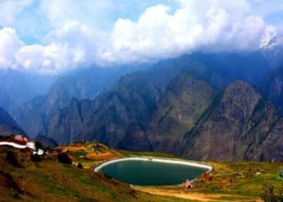 artificial lake auli, which is one of the best places to visit in Uttarakhand in summer
