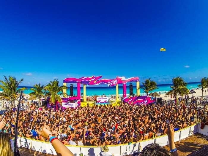 cancun party festival