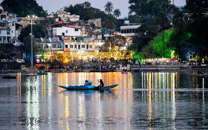 How to reach Mount Abu s