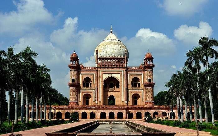 Safdar_Jang’s_Tomb,_Delhi_ (1)