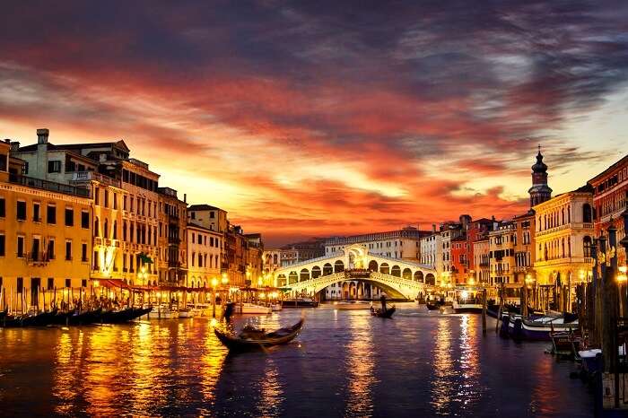 A view of Venice at night